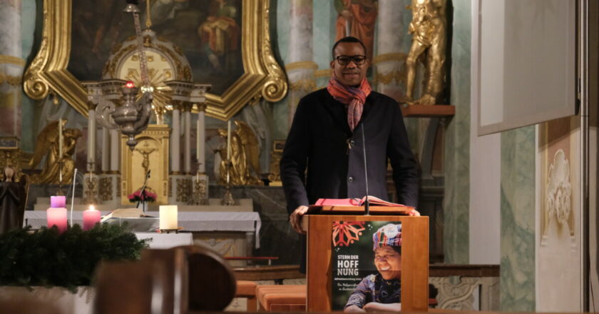 Priester gegen Spende